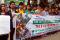 মানুষ হত্যা সহিংসতা বন্দসহ বিভিন্ন দাবিতে শুক্রবার জাতীয় প্রেসক্লাবের সামনে মানবন্ধন করে ধ্রুবতারা সামাজিক ও সাংস্কৃতিক সংগঠন-পিএনএস