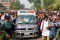 বিমানবন্দর থেকে খালেদা জিয়ার গুলশান কার্যালয়ের দিকে যাচ্ছে আরাফাত রহমান কোকোর লাশ বহনকারী এ্যাম্বুলেন্স-পিএনএস