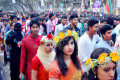 শুক্রবার একুশে বই মেলায় দর্শনার্থীদের উপচে পড়া ভিড় বাংলা একাডেমীর সামনে থেকে ছবিটি তুলেছেন আমাদের চীপ ফটো সাংবাদিক আব্দুল হালিম- পিএনএস