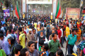 শুক্রবার একুশে বই মেলায় দর্শনার্থীদের উপচে পড়া ভিড় বাংলা একাডেমীর সামনে থেকে ছবিটি তুলেছেন আমাদের চীপ ফটো সাংবাদিক আব্দুল হালিম- পিএনএস