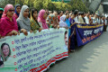 পি ডি বিকে খণ্ড খণ্ড করে বিভিন্ন নামে কোম্পানি করা সহ বিভিন্ন কর্মকাণ্ডের প্রতিবাদে সোমবার জাতীয় প্রেসক্লাবের সামনে মানব বন্ধন জাতীয় বিদ্যুৎ শ্রমিক লীগ - পিএনএস