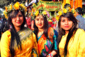 বসন্ত উৎসব ১৪২৪ উপলক্ষে শুক্রবার ঢাকা বিশ্ববিদ্যালয় চারুকলার সামনে অপরুপ সাজে সেজেসে মেয়েরা। ছবিটি তুলেছেন আমাদের চীপ ফটো সাংবাদিক আব্দুল হালিম - পিএনএস