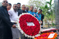 ২৫ ফেব্রুয়ারি বুধবার বনানী সেনা কবরস্থানে পিলখানার হত্যাকাণ্ডে নিহত সেনা সদস্যদের বি এন পি চেয়ারপার্সন ও বি এন পির পক্ষ থেকে ফুল দিয়ে শ্রদ্ধা জানান -পিএনএস