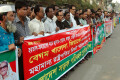 বিভিন্ন দবিতে সোমবার জাতীয় প্রেসক্লাবের সামনে মানব বন্ধন করে বাংলাদেশ সড়ক পরিবহন শ্রমিক লীগ –পিএনএস