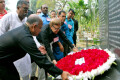 ২৫ ফেব্রুয়ারি বুধবার বনানী সেনা কবরস্থানে পিলখানার হত্যাকাণ্ডে নিহত সেনা সদস্যদের বি এন পি চেয়ারপার্সন ও বি এন পির পক্ষ থেকে ফুল দিয়ে শ্রদ্ধা জানান -পিএনএস