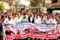 বিভিন্ন দাবিতে জাতীয় প্রেসক্লাবের সামনে মানব বন্ধন ও বিক্ষোভ মিছিল করে বাংলাদেশ আওয়ামী মুক্তিযোদ্ধা প্রজন্ম লীগ -পিএনএস