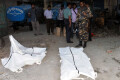 মঙ্গলবার রাজধানীর ফকিরাপুল পানির ট্যাংকির সেমিপাকা টিনশেড ঘরের চালের উপর থেকে ৮ টুকরো করা ১ তরুণীর লাশ উদ্ধার করে পুলিশ – পিএনএস
