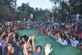 বাংলাদেশ ইংল্যান্ডের বিপক্ষে ঐতিহাসিক জয়ের মধ্য দিয়ে বিশ্বকাপ কোয়াটার ফাইনালে পা রাখায় ঢাকা বিশ্ববিদ্যালয়ের টি এস সি চত্বরে উল্লাসে ফেটে পড়ে ক্রিকেটপ্রেমি জনতা পরে মিছিল বের করে তারা। ছবিটি  টি এস সি থেকে তুলেছেন আমাদের চীপ ফটো সাংবাদিক আব্দুল হালিম –পিএনএস