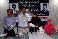 মঙ্গলবার ঢাকা রিপোর্টার্স ইউনিটিতে সাইফুল ইসলাম তালুকদার ও শামসুস সালেহীনের স্বরণ সভায় উপস্থিত (ডি আর ইউ) সভাপতি ও সাধারণ সম্পাদক –পিএনএস 