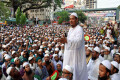 শুক্রবার জাতীয় প্রেসক্লাবের সামনে ইসলামী শ্রমিক আন্দোলন আয়োজিত শ্রমিকদের ন্যায্য অধিকার প্রতিষ্ঠার লক্ষে শ্রমিক সমাবেশে বক্তব্য রাখেন ইসলামী আন্দোলনের আমীর চরমনাই পীর মোহাম্মাদ রেজাউল করিম –পিএনএস 