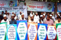 ২০১৫ সালের হজ্জ যাত্রী নিয়ে সৃষ্ট সংকট সমাধানের দাবিতে বুধবার জাতীয় প্রেসক্লাবের সামনে অবস্থান কর্মসূচী পালন করে ক্ষতিগ্রস্থ –পিএনএস  –পিএনএস  