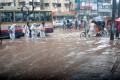 ২৭ জুন শনিবার, রাজধানীতে টানা কয়েকদিনের বর্ষণে জনজীবধন বিপর্যস্ত দুর্ভোগে শিক্ষার্থীসহ অফিসগামী মানুষ। ছবিটি শান্তিনগর থেকে তোলা-পিএনএস