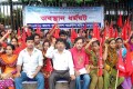 বিভিন্ন দাবিতে শুক্রবার জাতীয় প্রেসক্লাবের সামনে অবস্থান ধর্মঘট করে জাগো বাংলাদেশ গার্মেন্টস শ্রমিক ফেডারেশন –পিএনএস 