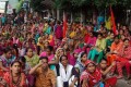 সোয়ান গার্মেন্টস এর শ্রমিকদের তিন মাসের বেতন ভাতার দাবিতে গত কয়েকদিন জাতীয় প্রেসক্লাবের সামনে অবস্থান কর্মসূচী পালন করে –পিএনএস
