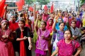৮-১১ সোয়ান গার্মেন্টস এর শ্রমিকরা ৩মাসের বকেয়া বেতন-ভাতার দাবিতে মঙ্গলবার শ্রম ভবন ঘেরাও করতে গেলে পুলিশের বাঁধা –পিএনএস 