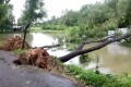 বৃহস্পতিবার ঘূর্ণিঝড় কোমেনের আঘাতে কক্সবাজারের টেকনাফে বিধ্বস্ত ঘরবাড়ি–গাছপালা –পিএনএস  