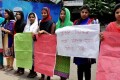 যৌতুকের দাবিতে নর্দান ইউনিভার্সিটির ফার্মেসী বিভাগের মেধাবী ছাত্রী শান্তা রহমানের হত্যাকারীদের ফাঁসির দাবিতে বৃহস্পতিবার জাতীয় প্রেসক্লাবের সামনে মানব বন্ধন করে শান্তা রহমানের সহকর্মীরা –পিএনএস