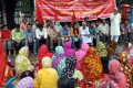 শুক্রবার জাতীয় প্রেসক্লাবের সামনে সংবাদ সম্মেলন করে সোয়ান গার্মেন্টস এর নির্যাতিত শ্রমিকবৃন্দ –পিএনএস