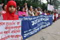 বাল্য বিবাহ নিরোধ আইনে কন্যা শিশুর বিয়ের বয়স শর্তহীনভাবে ন্যূনতম ১৮ বছর বহাল রাখার দাবিতে সোমবার জাতীয় প্রেস্ক্লাবের সামনে মানব বন্ধন করে সামাজিক প্রতিরোধ কমিটি –পিএনএস