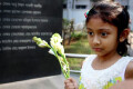 বৃহস্পতিবার সেনানিবাস কবরস্থানে পিলখানায় শহীদদের কবরে বিভিন্ন সংগঠন ও পরিবারের সদস্য ফুল দিয়ে শ্রদ্ধা জানান –পিএনএস