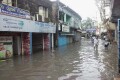 ভারী বর্ষণে রাজধানীর জুরাইনের স্থায়ী জলাবদ্ধতা চরম আকার ধারণ করেছে।