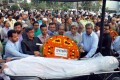সোমবার জাতীয় প্রেসক্লাবে সাংবাদিক জগলুল আহমেদের মরদেহে ফুল দিয়ে সম্মান জানায় জাতীয় প্রেসক্লাব-পিএনএস