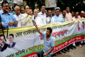 তোবা গ্রুপের শ্রমিকদের বকেয়া বেতন-বোনাসের দাবিতে সোমবার জাতীয় প্রেসক্লাবের সামনে মানববন্ধন করে বাংলাদেশ জাতীয়তাবাদী গার্মেন্টস শ্রমিক দল-পিএনএস