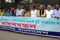 ঐতিহাসিক ৭ নভেম্বর জাতীয় বিপ্লব ও সংহতি দিবসের সরকারী ছুটি পুনর্বহালের দাবিতে মঙ্গলবার জাতীয় প্রেসক্লাবের সামনে মানববন্ধন করে অপরাজেয় বাংলাদেশ-পিএনএস