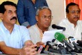 বুধবার নয়া পল্টনের বিএনপির কেন্দ্রিয় কার্যালয়ে সংবাদ সম্মেলনে বক্তব্য রাখেন দলের যুগ্ম মহাসচিব রুহুল কবির রিজভী-পিএনএস