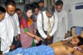 বৃহস্পতিবার বেলা সাড়ে ১১টায় ঢাকা মেডিকেল কলেজ হাসপাতালে পুলিশের গুলিতে আহত নাফিজ সালামের (৩৭) চিকিৎসার খোঁজ-খবর নেন জাতীয় মানবাধিকার কমিশনের চেয়ারম্যান ড. মিজানুর রহমান-পিএনএস