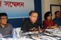 বৃহস্পতিবার বেলা সাড়ে ১১টায় রাজধানীর মহাখালী হোটেল অবকাশে ট্রান্সপারেন্সি ইন্টারন্যাশনাল বাংলাদেশ (টিআইবি) পরিচালিত ‘স্বাস্থ্যখাতে সুশাসনের চ্যালেঞ্জ ও উত্তরণের উপায়’ শীর্ষক এক গবেষণা প্রতিবেদনে টিআইবি’র নির্বাহী পরিচালক ড. ইফতেখারুজ্জামান-পিএনএস
