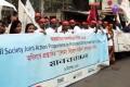 আন্তর্জাতিক মানবাধিকার দিবস উপলক্ষে বাংলাদেশ দলিত ও বঞ্চিত জনগোষ্ঠী অধিকার মঙ্গলবার জাতীয় প্রেসক্লাবের সামনে মানববন্ধন করে-পিএনএস