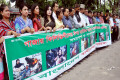 গাজায় ফিলিস্তিনীদের উপর ইসরায়েলি বর্বরোচিত হামলা ও হত্যাকান্ডের প্রতিবাদে রবিবার জাতীয় প্রেসক্লাবের সামনে মানববন্ধন করে বাংলাদেশ স্বাধীনতা পরিষদ-পিএনএস
