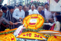 সোমবার নূর হোসেন দিবস উপলক্ষ্যে নূর হোসেন চত্বরে ফুল দিয়ে শ্রদ্ধা জানায় বাংলাদেশ জাতীয়তাবাদী দল বিএনপি। -পিএনএস 