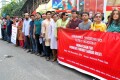 শুক্রবার জাতীয় প্রেসক্লাবের সামনে শ্রমিক বান্ধব শ্রমবিধিমালার দাবিতে  মানববন্ধন করে কয়েকটি সংগঠন-পিএনএস