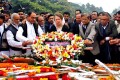রবিবার শহীদ বিদ্ধিজীবী সৃতিসৌধে শহীদ বুদ্ধিজীবি দিবস উপলক্ষে ফুলদিয়ে শ্রদ্ধা জানান সাবেক প্রধানমন্ত্রী বিএনপি চেয়ারপার্সন বেগম খালেদা জিয়া সহ বিএনপি নেতৃবৃন্দ-পিএনএস