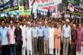 ইসরাইলি কর্তৃক গাজায় বর্বরোচিত হামলার প্রতিবাদে শনিবার বিএনপির কেন্দ্রীয় কার্যালয়ের সামনে ২০ দলীয় জোটের নেতৃবৃন্দ-পিএনএস