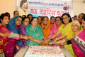 সাবেক প্রধান মন্ত্রী বিএনপির চেয়ারপার্সন বেগম খালেদাজিয়ার ৬৯ তম জন্মদিনে কেক কাটেন জাতীয়তাবাদী মহিলা দল-পিএনএস