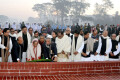 মহান বিজয় দিবস উপলক্ষে মঙ্গলবার জাতীয় সৃতি সৌধে ফুল দিয়ে শহীদদের প্রতি শ্রদ্ধা জানান প্রধান মন্ত্রি শেখ হাসিনা সহ আওয়ামিলিগ নেত্রিবৃন্দ-পিএনএস