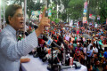 মঙ্গলবার রাজধানীর সোহরাওয়ার্দী উদ্যানে ২০ দলীয় জোটের আয়োজিত গণবিরোধী জাতীয় সম্প্রচার নীতিমালার প্রতিবাদ সমাবেশে বক্তব্য রাখেন বিএনপির ভারপ্রাপ্ত মহাসচিব মির্জা ফখরুল ইসলাম আলমগীর-পিএনএস
