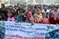 শুক্রবার ঢাকা বিশ্ববিদ্যালয়ের টিএসসির সামনে ছাত্রদের উপর হামলা কারি পুলিশের গ্রেপ্তার সহ বিভিন্ন দাবিতে সমাবেশ ও বিক্ষোভ মিছিল করে শিক্ষার্থীরা-পিএনএস