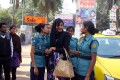 ঢাকা বিশ্ববিদ্যালয়সহ বিভিন্ন সরকারি বিশ্ববিদ্যালয়ে দ্বিতীয়বার ভর্তি পরীক্ষায় অংশ নেয়ার সুযোগ দেয়ার দাবিতে রোববার সকাল ১১টার দিকে আন্দোলনরত শিক্ষার্থীদের লাঠিচার্জ করে ছত্রভঙ্গ করে দিয়েছে পুলিশ। এ সময় অন্তত ১৫ শিক্ষার্থীকে আটক করা হয়-পিএনএস