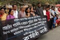 বিভিন্ন দাবিতে সোমবার জাতীয় প্রেসক্লাবের সামনে মানববন্ধন করে কর্মজীবী নারী-পিএনএস
