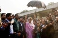 বুধবার রাজধানীর বকশী বাজারে ঢাকা আলিয়া মাদ্রাসা মাঠে স্থাপতি অস্থায়ি বিশেষ আদালতে হাজিরা দিতে যান বিএনপি চেয়ার পার্সন বেগম খালেদা জিয়া-পিএনএস