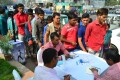 ফুটওভার ব্রিজ ব্যবহার না করে প্রধান সড়ক দিয়ে রাস্তা পার হওয়ায় রাজধানীর কারওয়ানবাজার, বাংলামোটর ও ফার্মগেট এলাকায় মোট ২০৪ জন পথচারীকে জরিমানা করেছেন ভ্রাম্যমাণ আদালত-পিএনএস