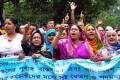 মঙ্গলবার রাজধানীর শাহবাগে বিভিন্ন দাবিতে বিক্ষোভ মিছল করে বাংলাদেশ তৃতীয় শ্রেণীর কর্মচারী সমিতি।-পিএনএস