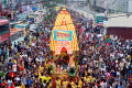 হিন্দু সম্প্রদায়ের শ্রী শ্রী জগন্নাথদেবের রথযাত্রা মহোৎসব ২০১৪ উপলক্ষে রবিবার রাজধানীতে ইসকন আয়োজিত বর্ণাঢ্য শোভাযাত্রা বের করে-পিএনএস 