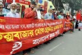 ফসলের লাভ জনক দামসহ বিভিন্ন দাবিতে শনিবার জাতীয় প্রেসক্লাবের সামনে মানববন্ধনকরে বাংলাদেশ কৃষক সমিতি-পিএনএস